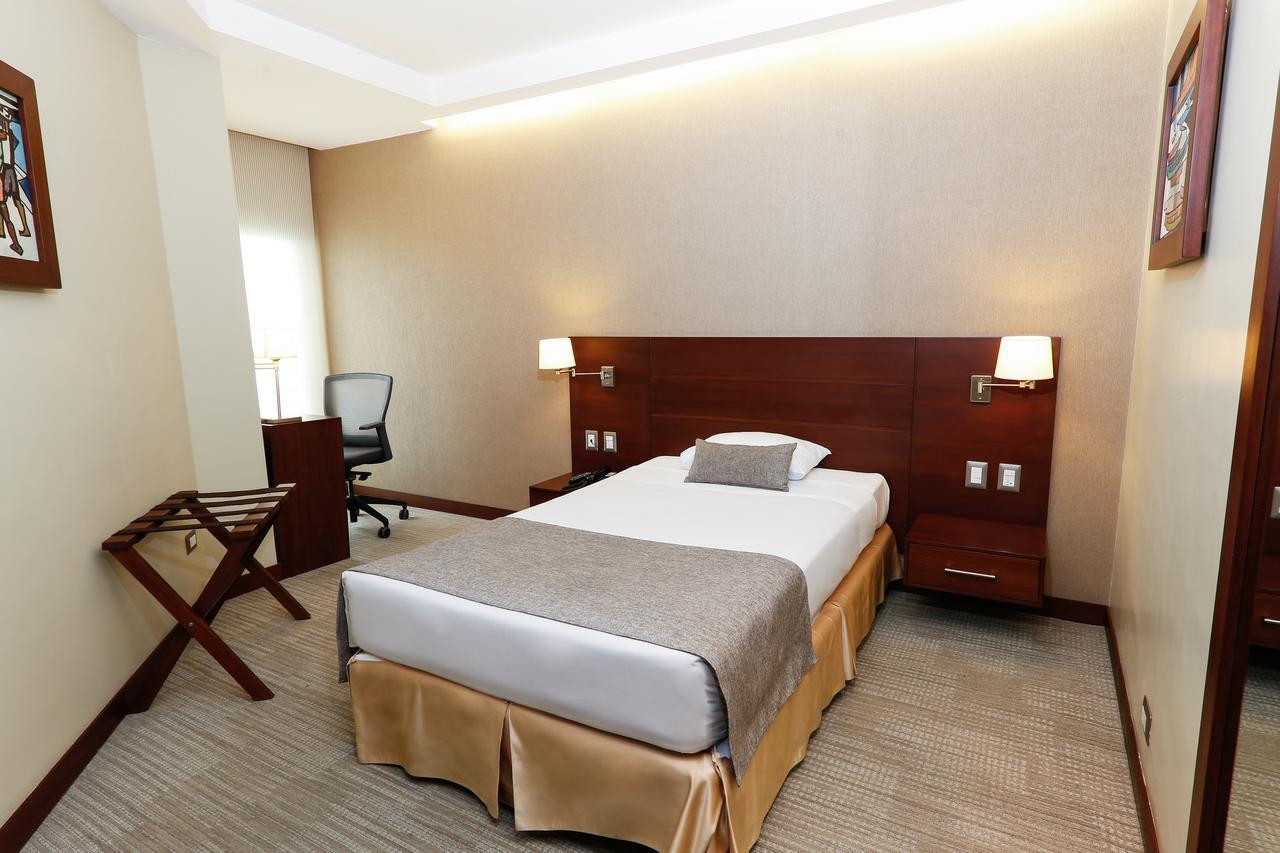 Hotel Continental Guayaquil Buitenkant foto